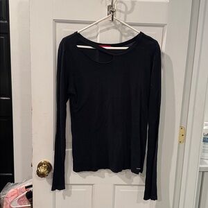 Black Long-Sleeve Women's Top - Classic Crewneck